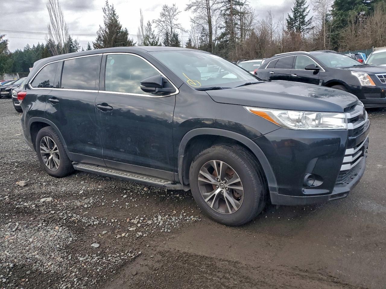 2019 Toyota Highlander Le - Фото 4