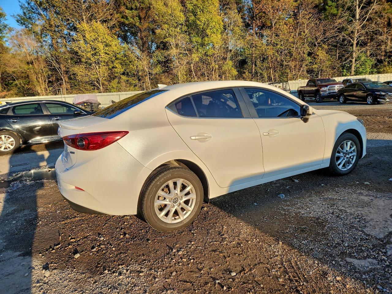 2016 Mazda 3 Grand Touring - Фото 3