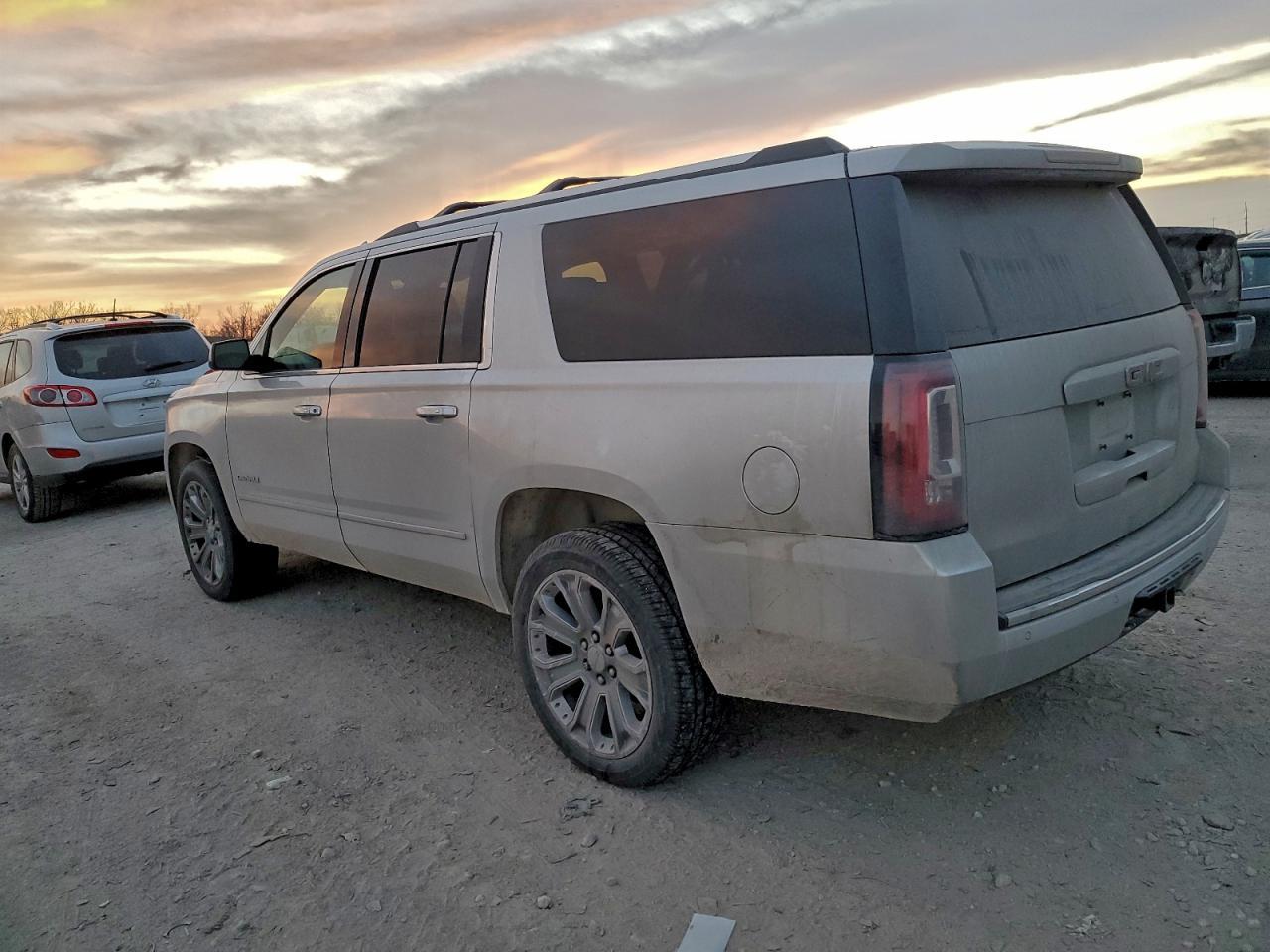 2015 GMC Yukon Xl Denali - Фото 2