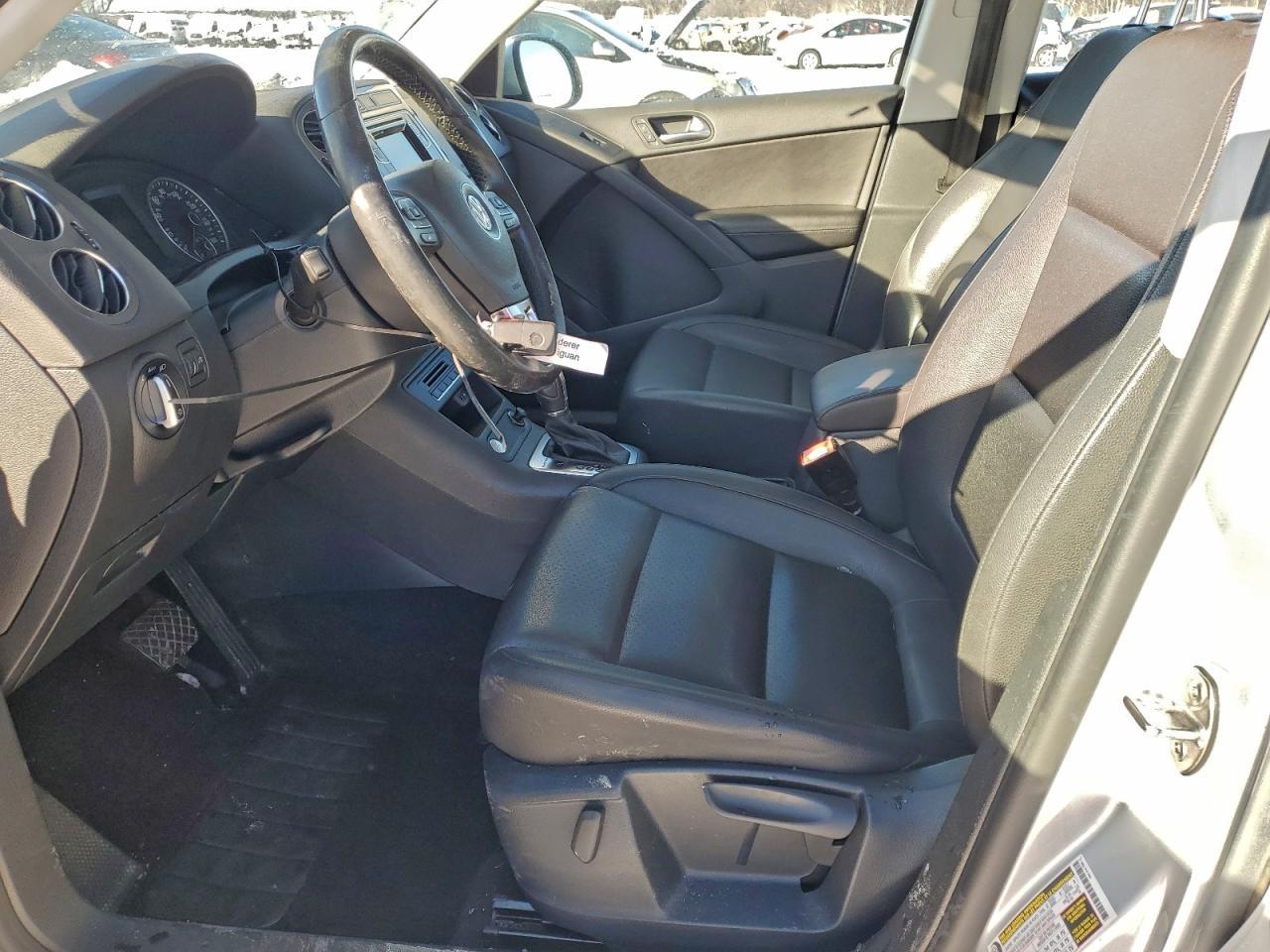 2016 Volkswagen Tiguan S - Image 7