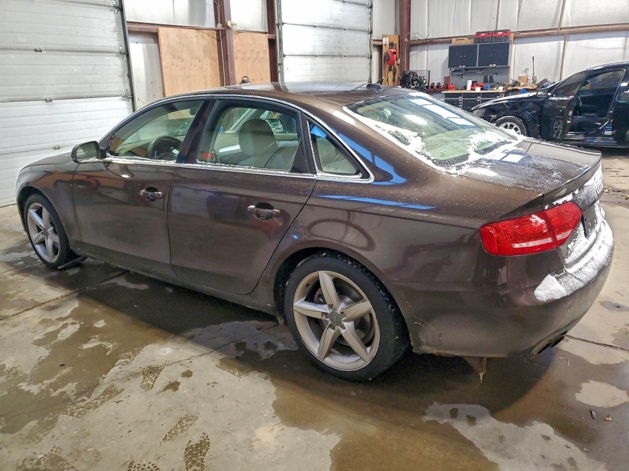 2011 Audi A4 Premium Plus - Фото 2
