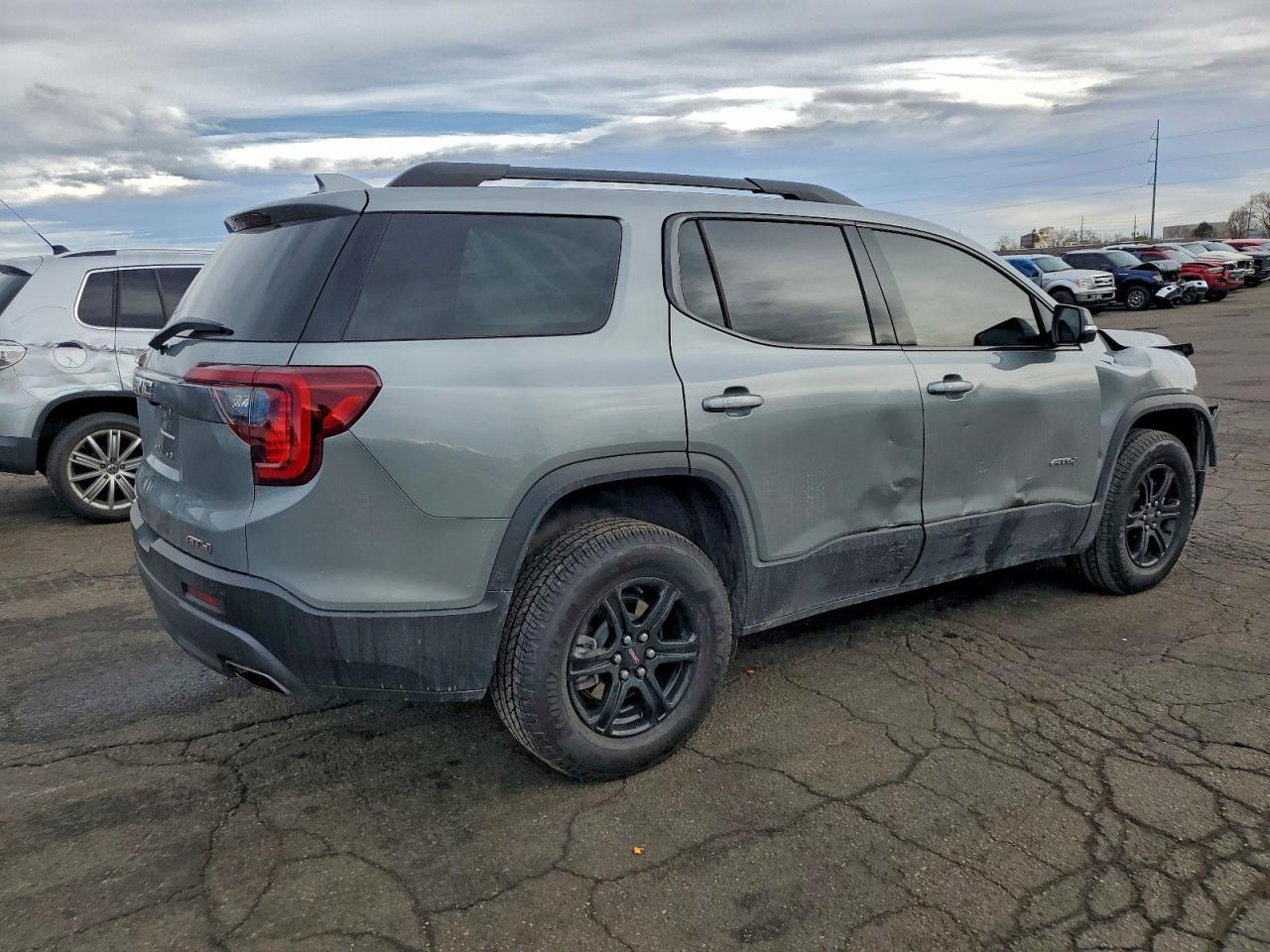 2023 GMC Acadia At4 - Фото 3