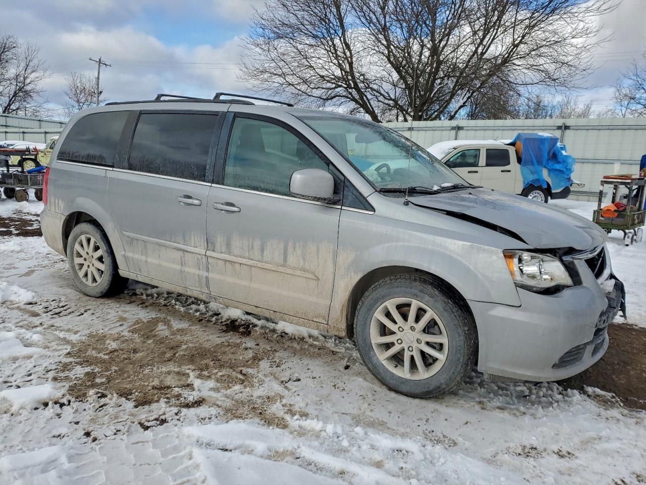 2015 Chrysler Town & Country Touring - Image 4