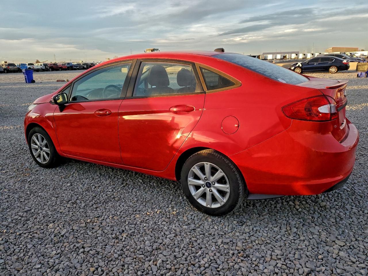 2013 Ford Fiesta Se - Image 2