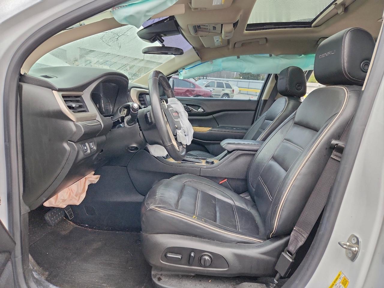 2017 GMC Acadia Denali - Image 7