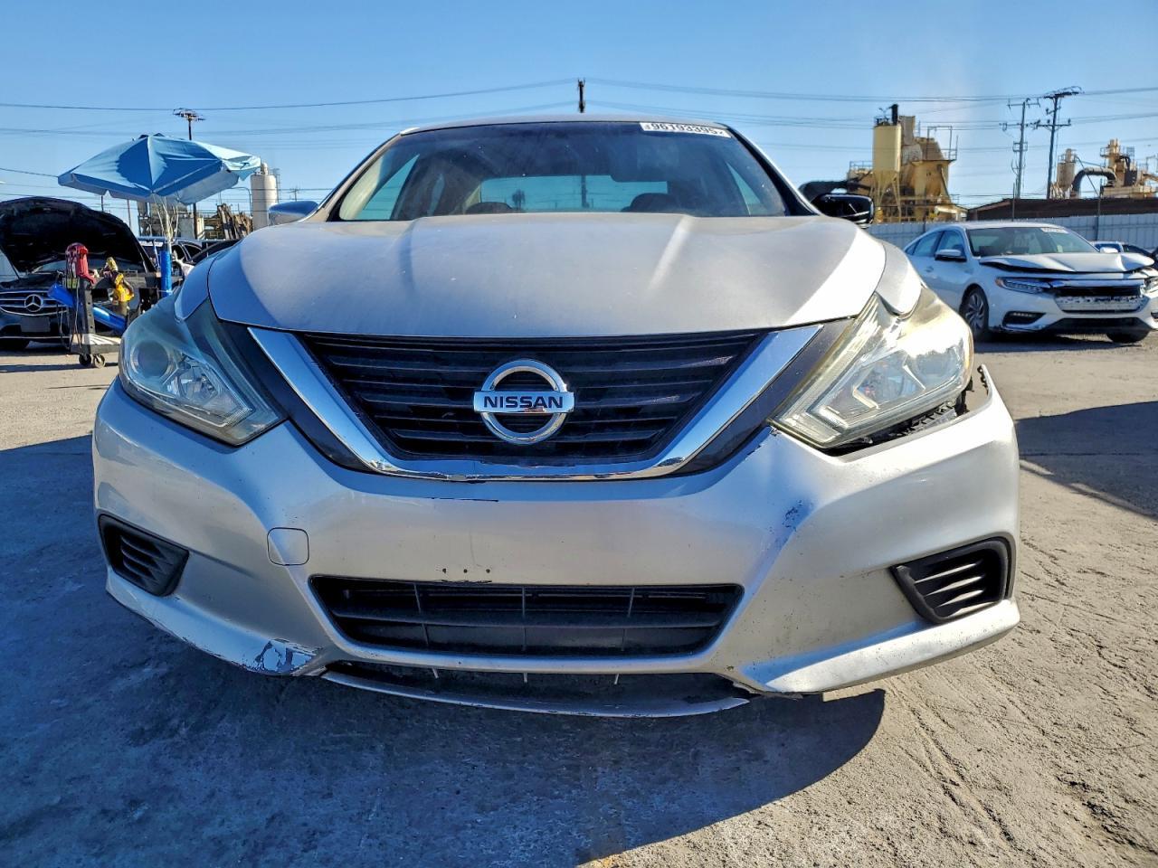 2018 Nissan Altima 2.5 - Image 5