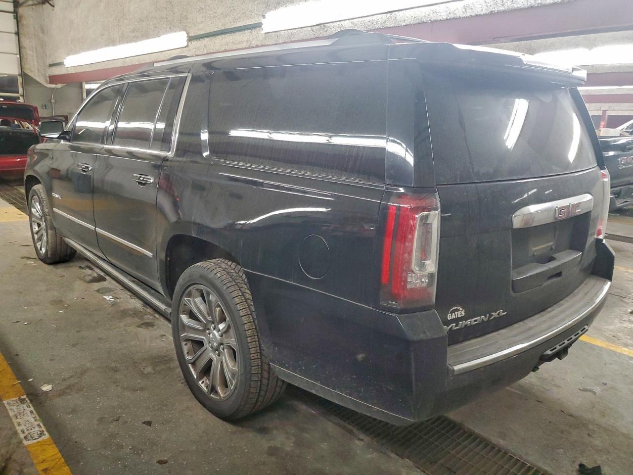 2016 GMC Yukon Xl Denali - Image 2