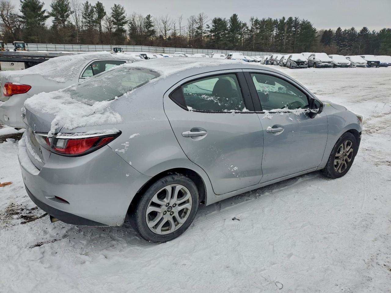 2017 Toyota Yaris Ia - Image 3