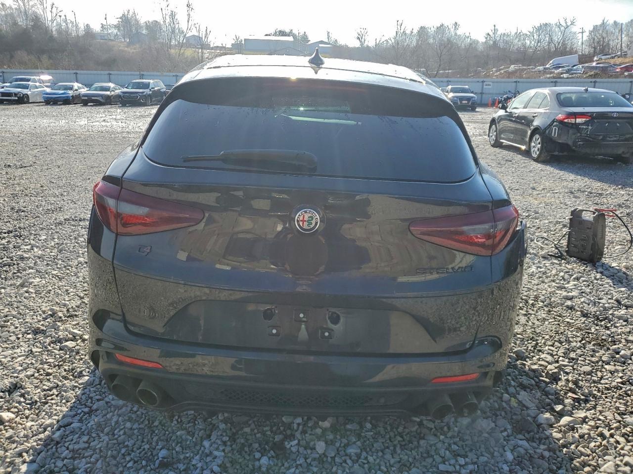 2018 Alfa Romeo Stelvio Quadrifoglio - Image 6