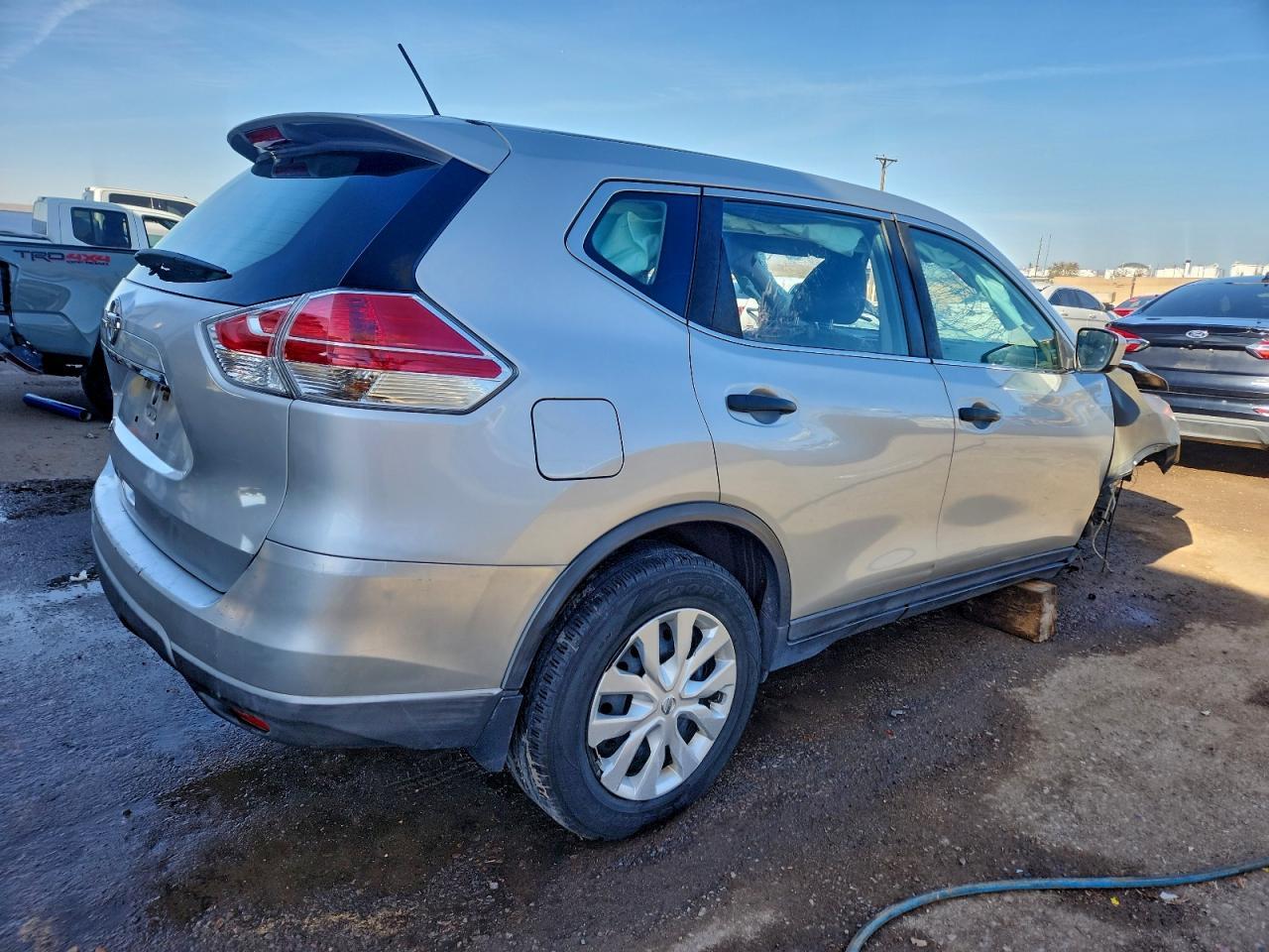2016 Nissan Rogue S - Фото 3