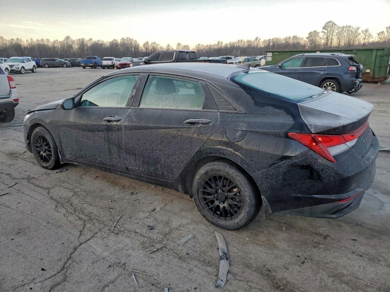 2023 Hyundai Elantra Se - Image 2