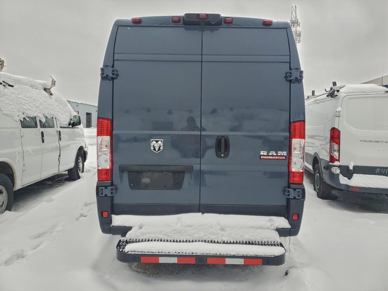 2020 Ram Promaster 3500 Delivery Van - Фото 6