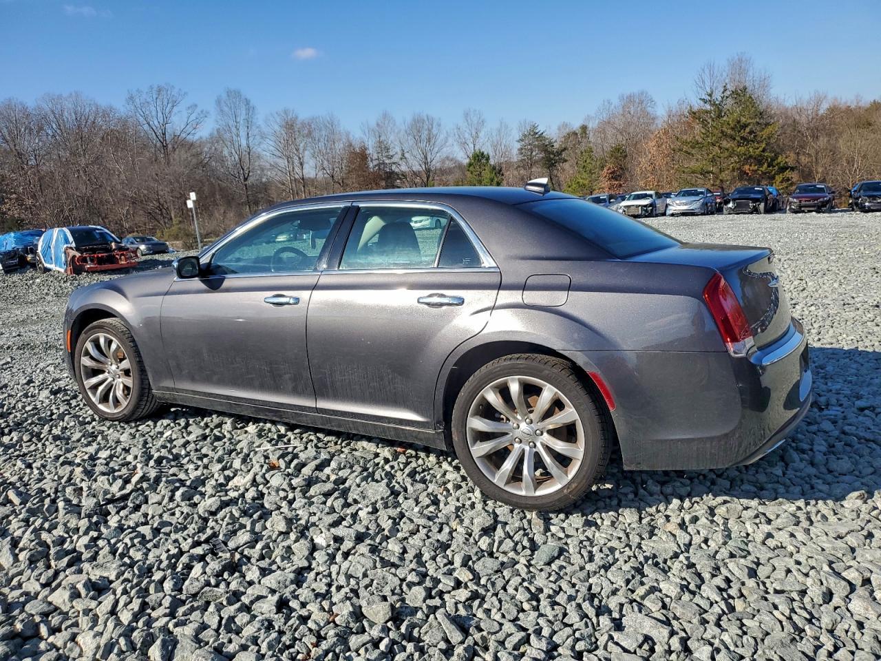 2019 Chrysler 300 Limited - Фото 2