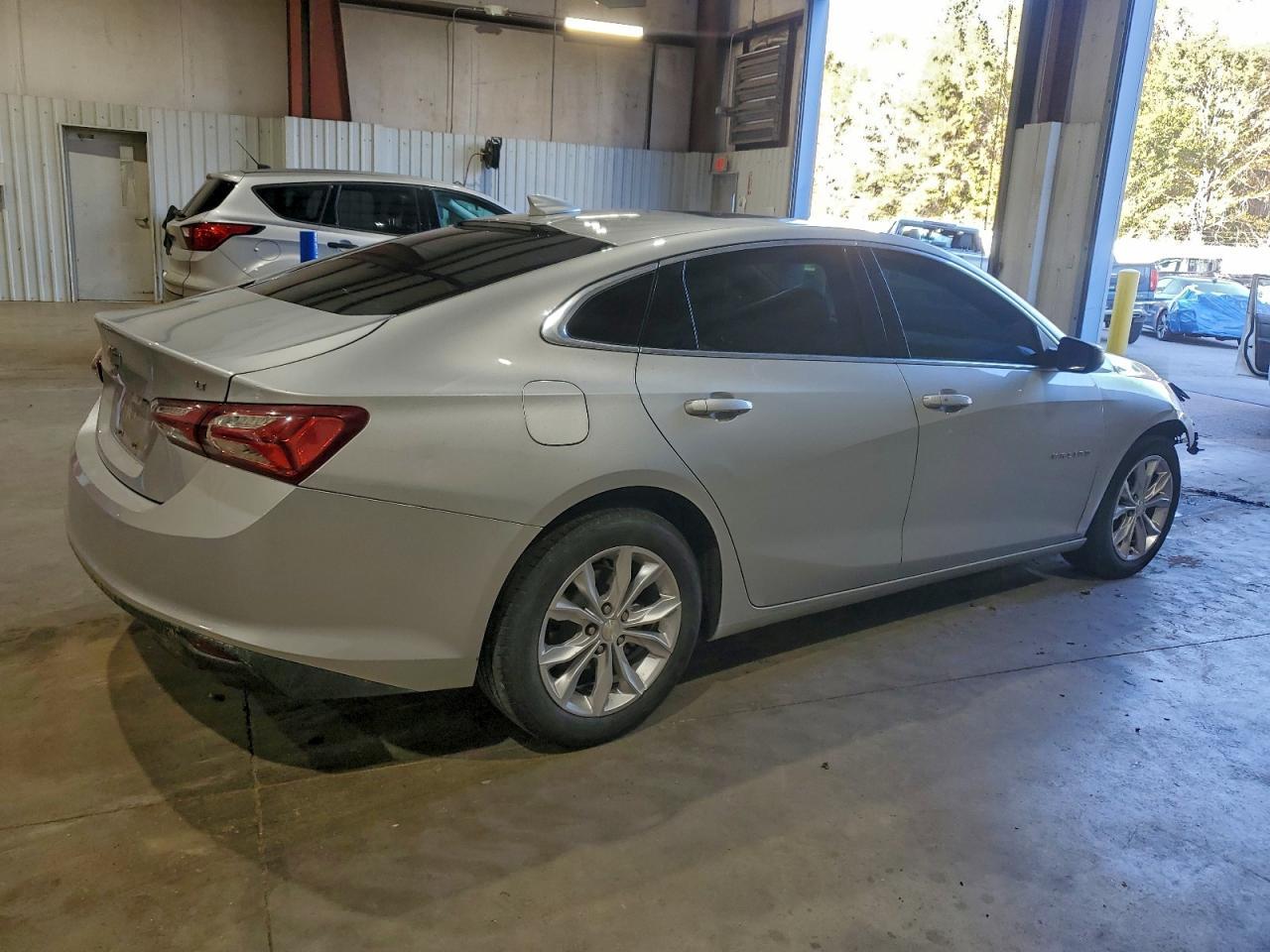 2022 Chevrolet Malibu Lt - Фото 3