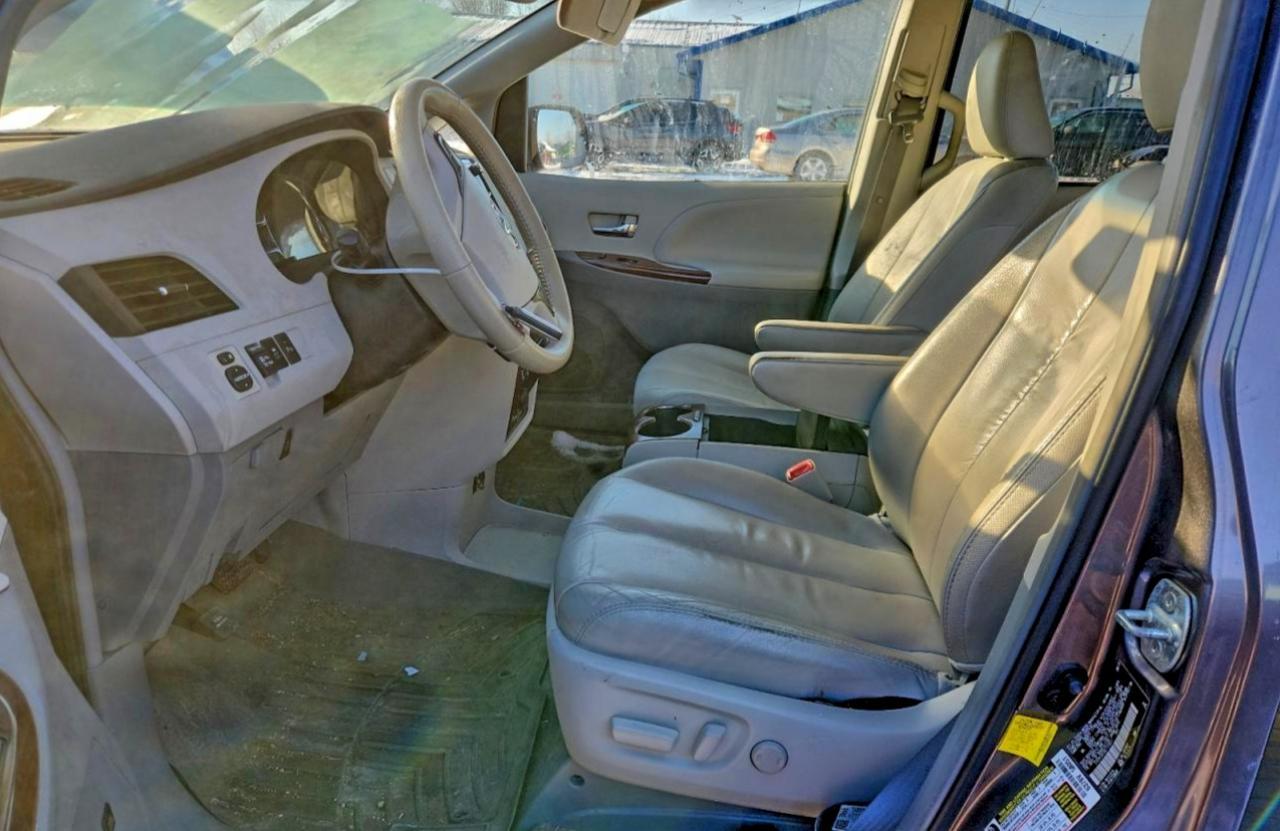 2011 Toyota Sienna Xle - Фото 7