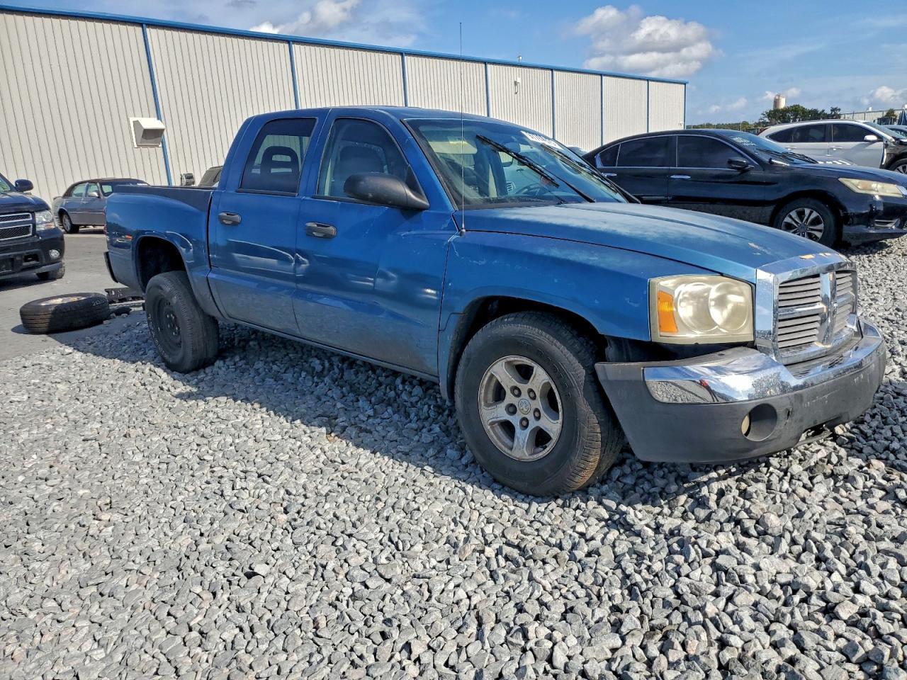 2005 Dodge Dakota Quad Slt - Image 4