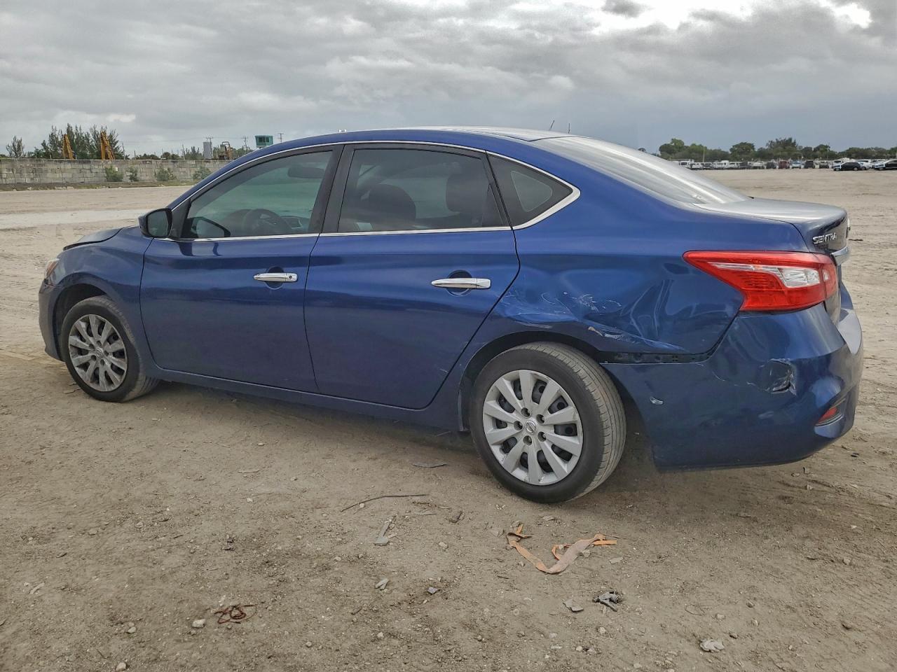 2017 Nissan Sentra S - Фото 2