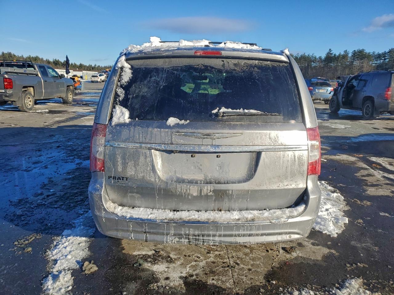 2013 Chrysler Town & Country Touring L - Фото 6