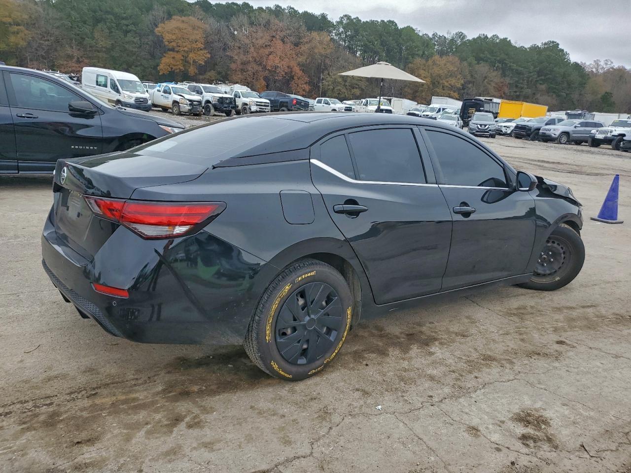 2022 Nissan Sentra S - Image 3