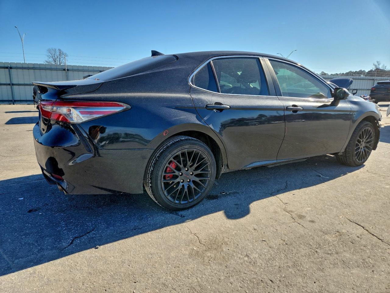 2019 Toyota Camry L - Фото 3