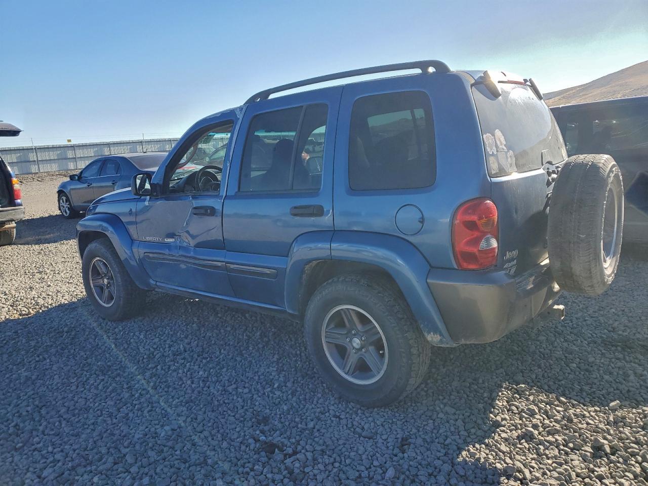 2004 Jeep Liberty Sport - Фото 2