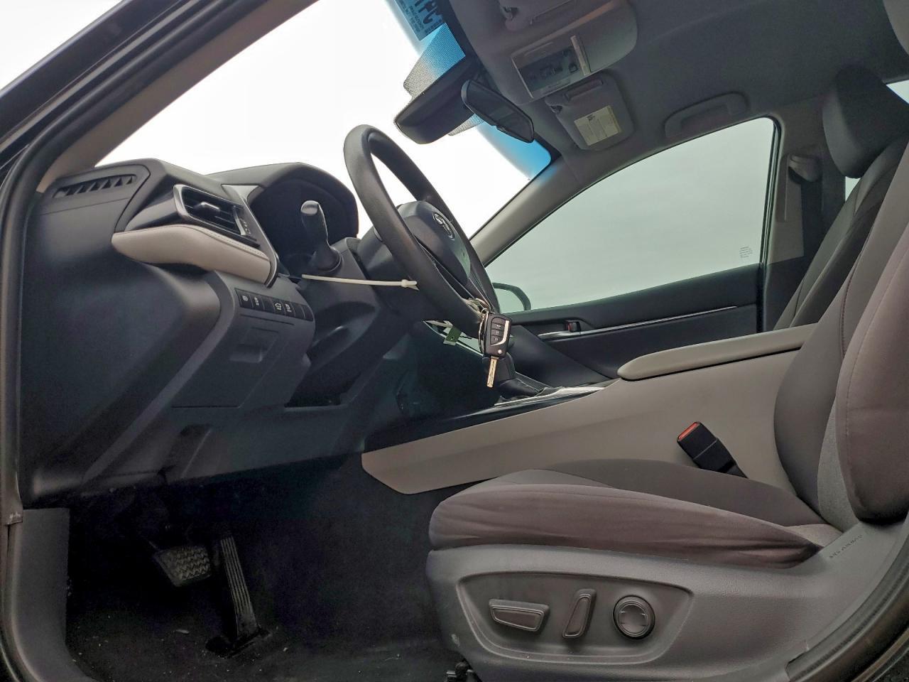 2020 Toyota Camry Le - Image 7