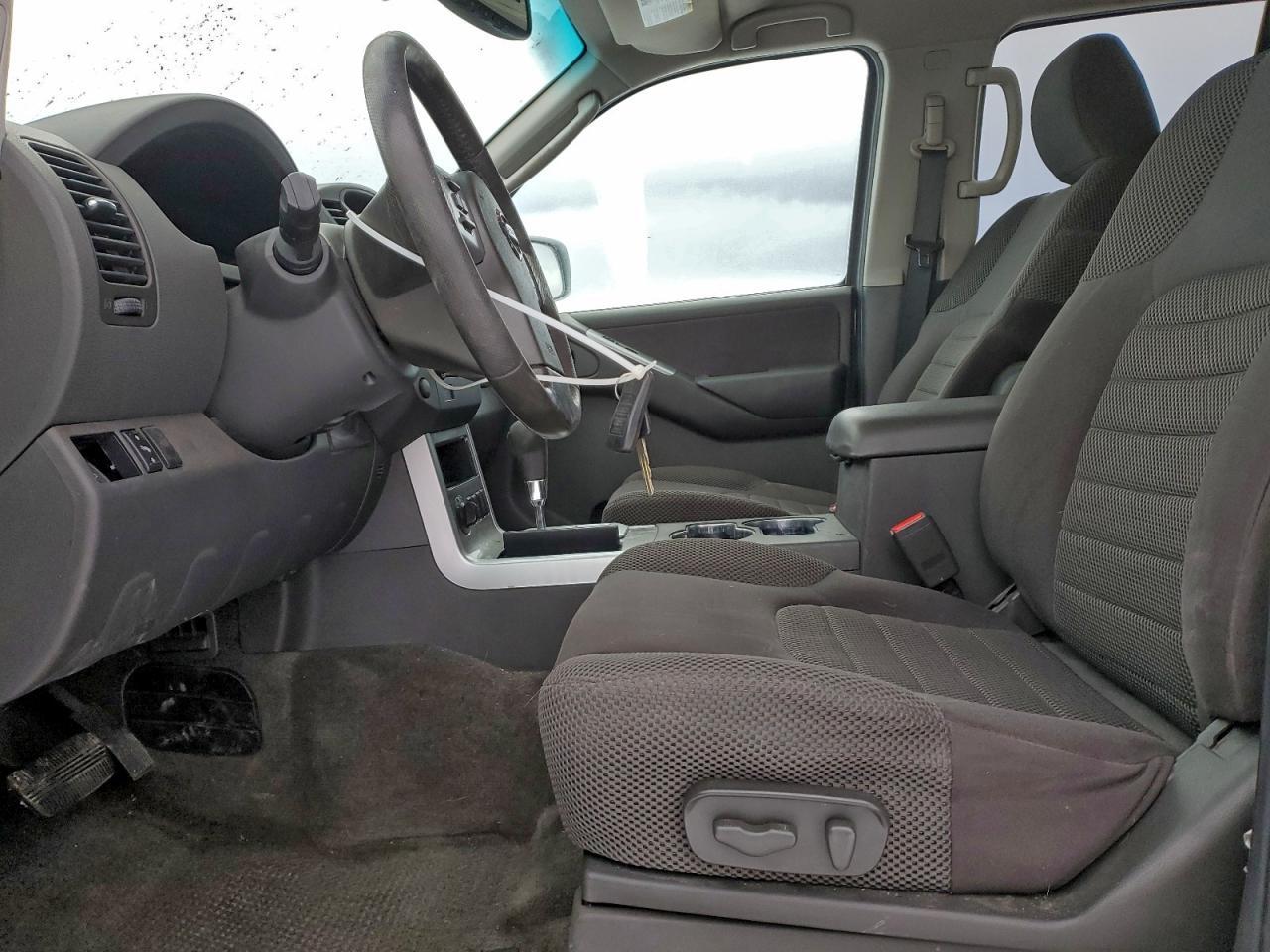 2011 Nissan Pathfinder S - Image 7