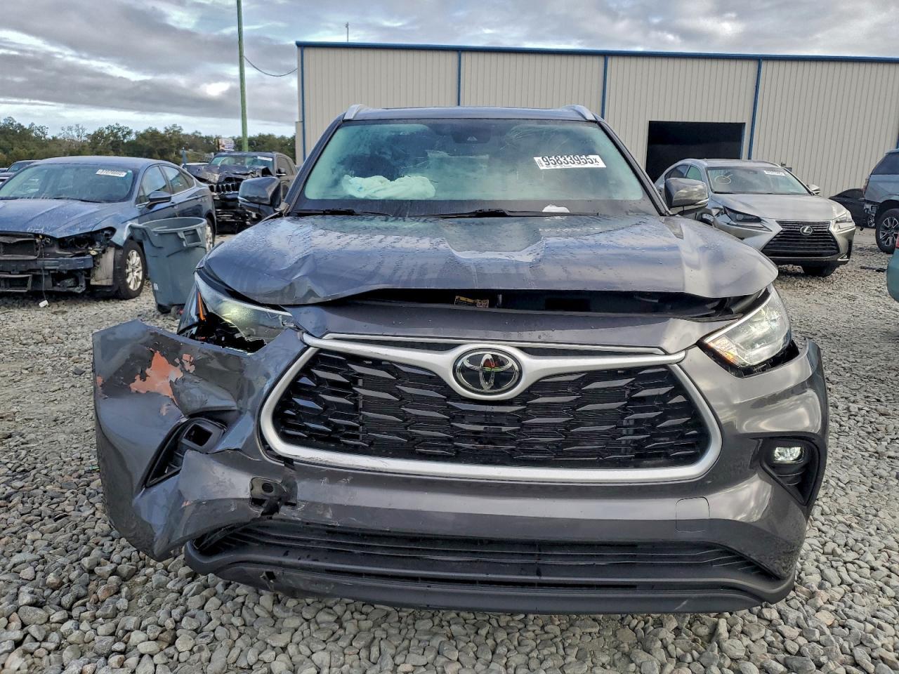 2024 Toyota Highlander Le - Image 5