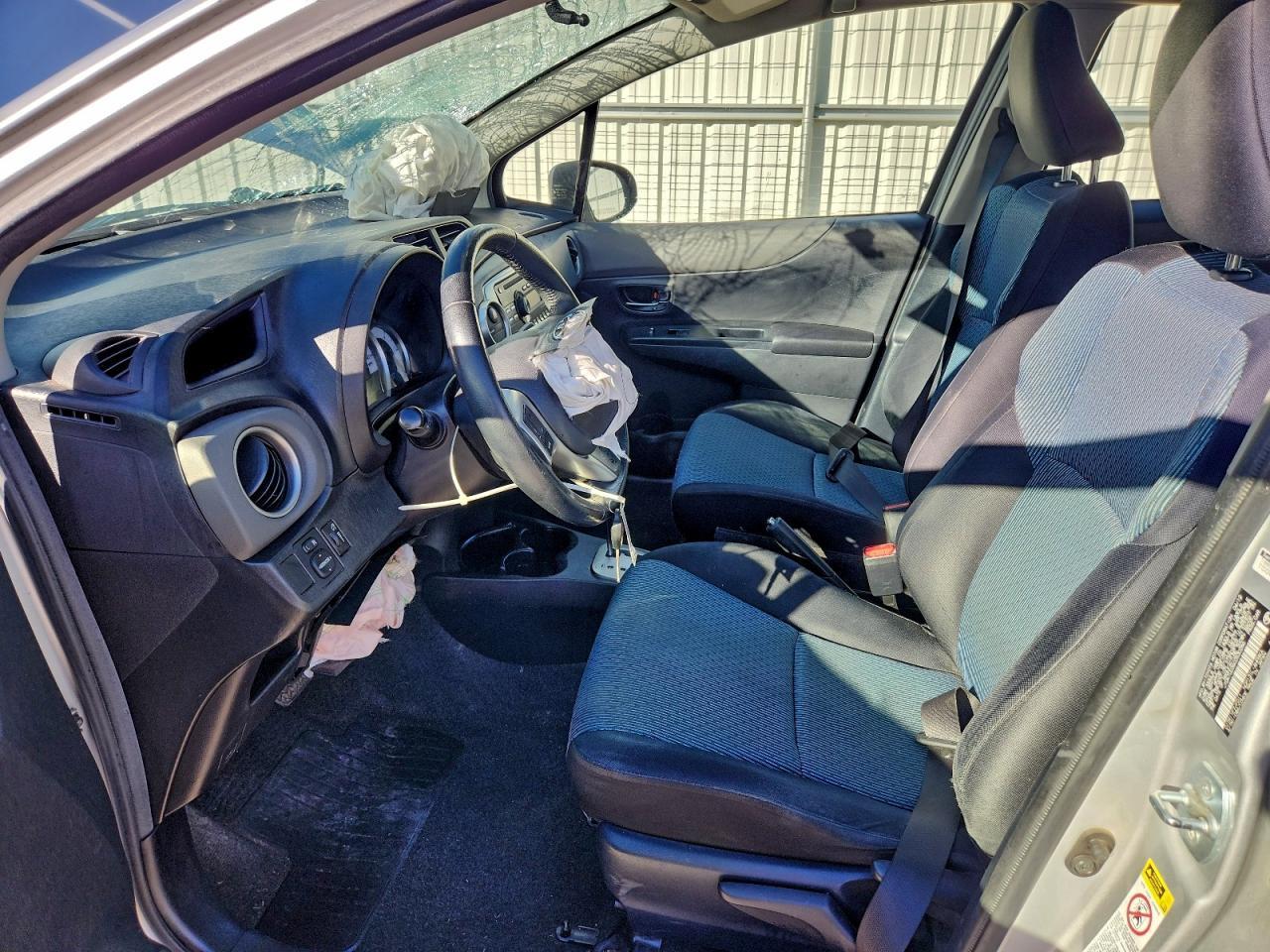 2012 Toyota Yaris - Image 7