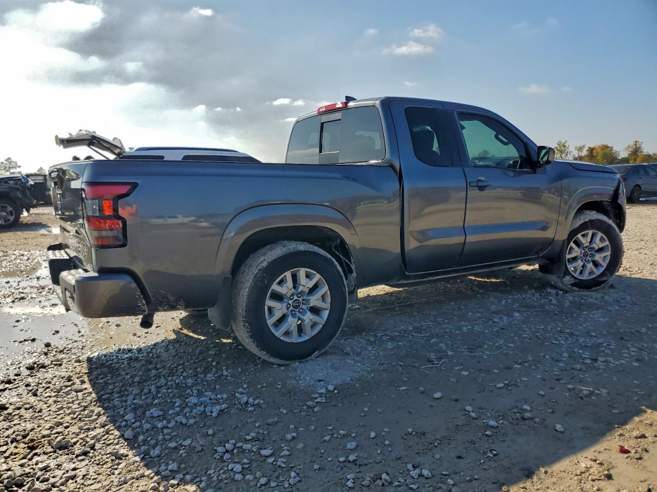 2024 Nissan Frontier S - Image 3