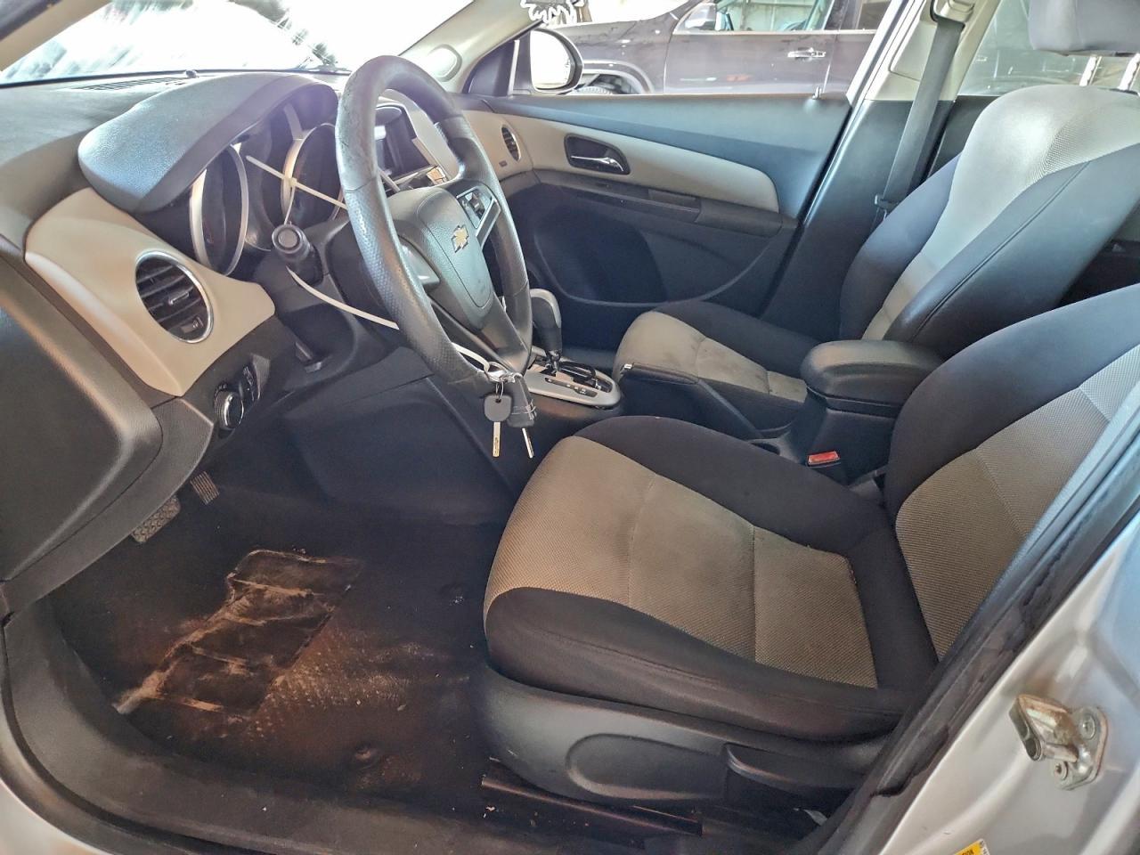 2013 Chevrolet Cruze Ls - Image 7