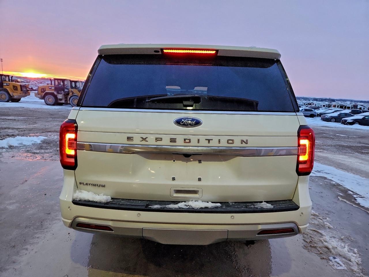 2023 Ford Expedition Platinum - Image 6