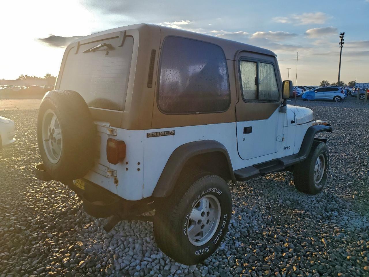 1988 Jeep Wrangler - Фото 3