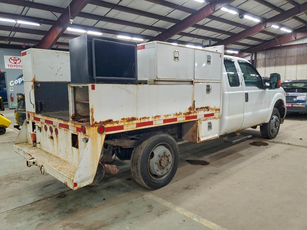 2011 Ford F350 Super Duty - Image 3