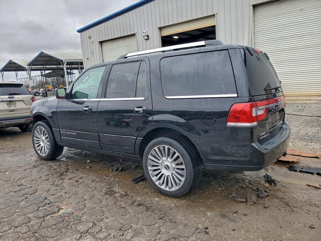 2016 Lincoln Navigator Select - Image 2