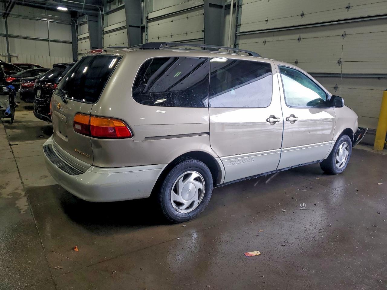 2000 Toyota Sienna Xle - Фото 3