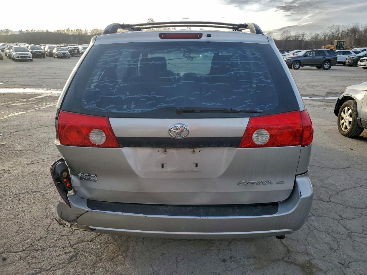 2006 Toyota Sienna Ce 7 Passenger - Image 6