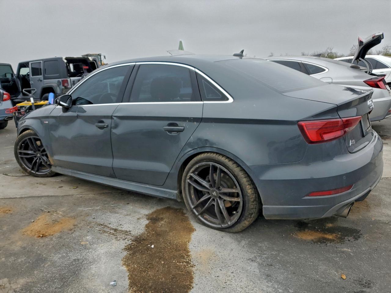 2017 Audi A3 Premium Plus - Фото 2
