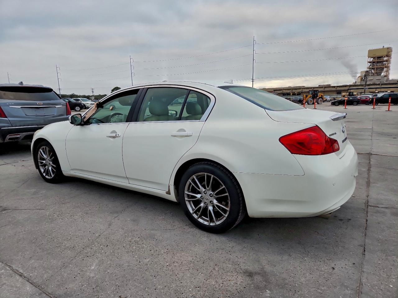 2012 Infiniti G37 Base - Image 2