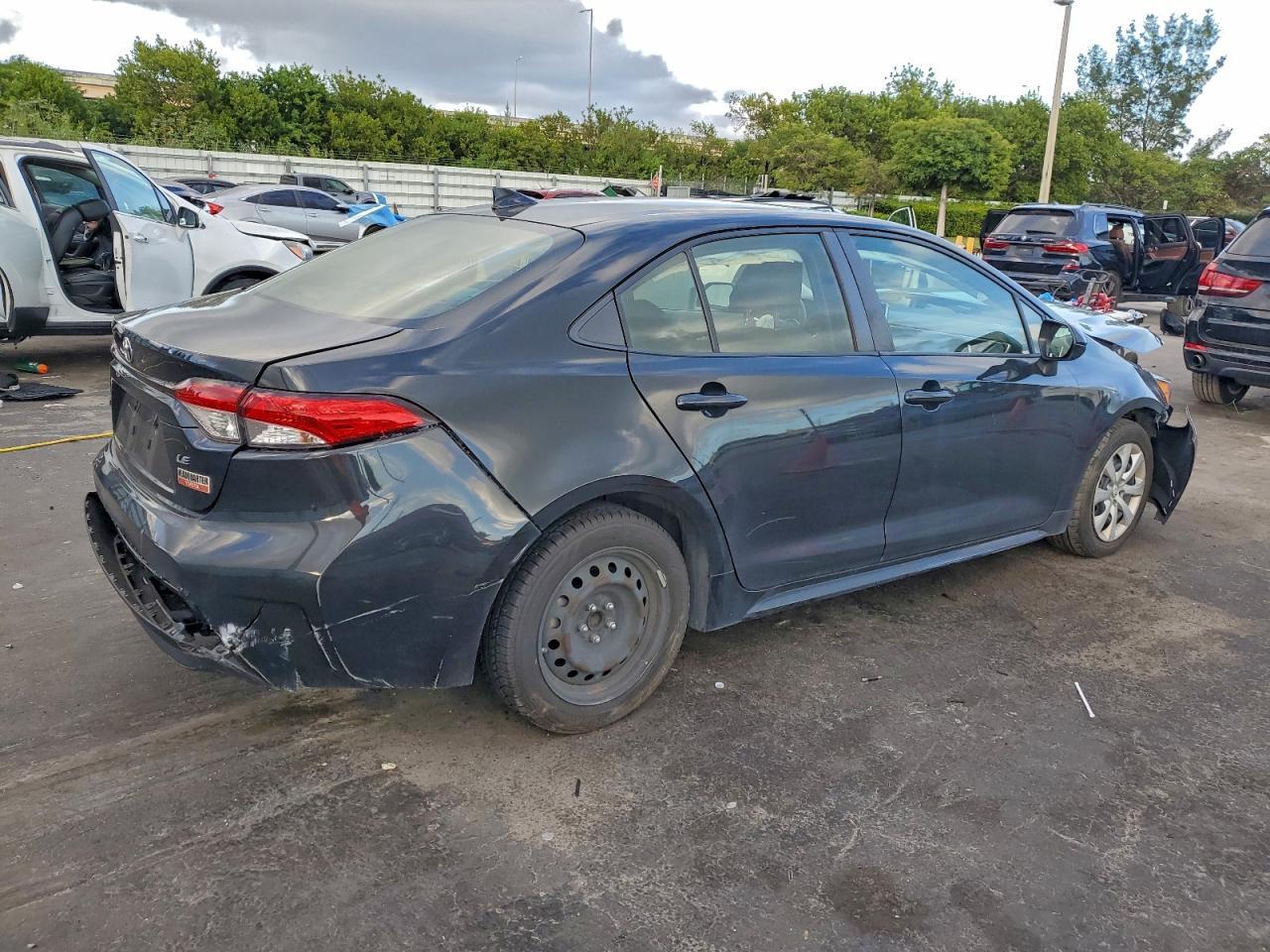 2021 Toyota Corolla Le - Фото 3