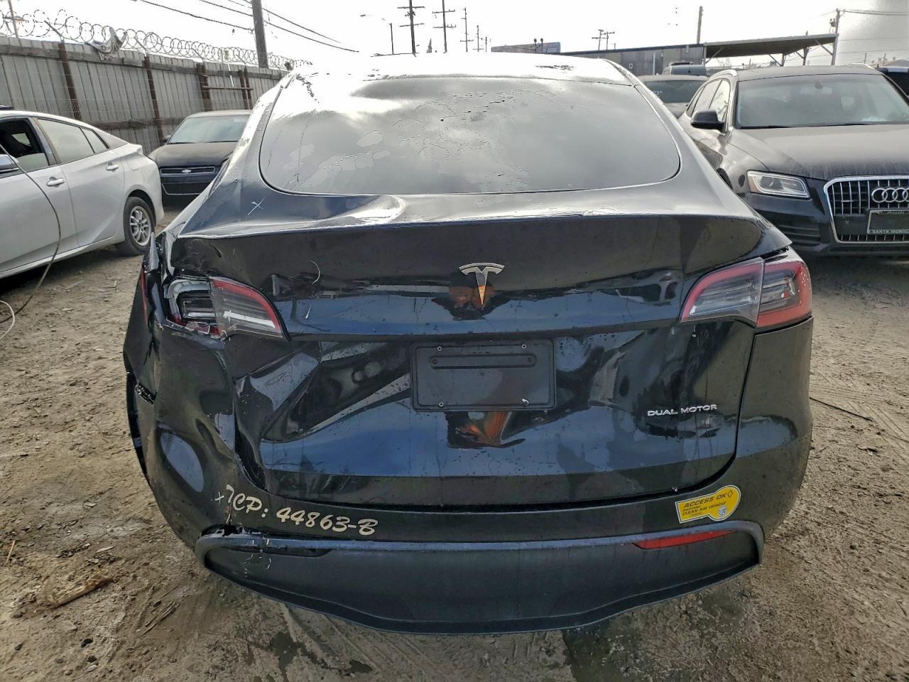 2023 Tesla Model Y - Фото 6