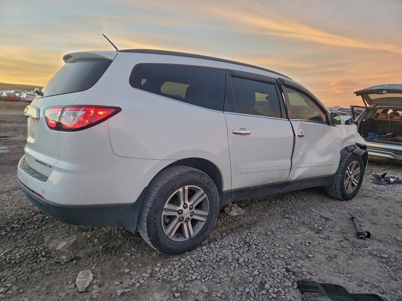 2016 Chevrolet Traverse Lt - Фото 3