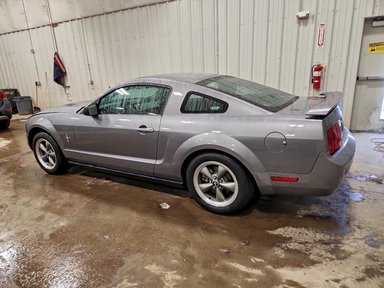 2006 Ford Mustang - Фото 2