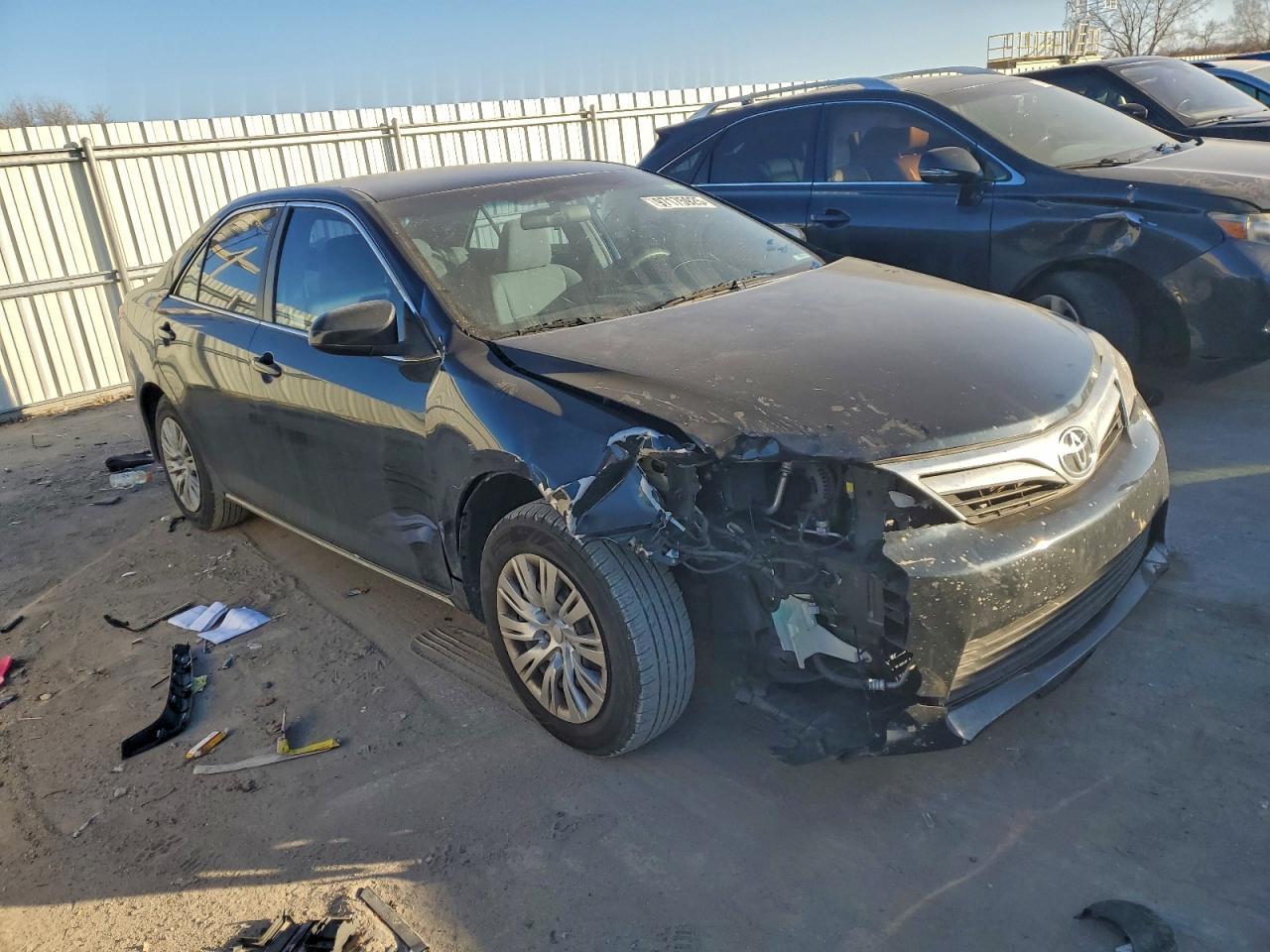 2014 Toyota Camry L - Фото 4