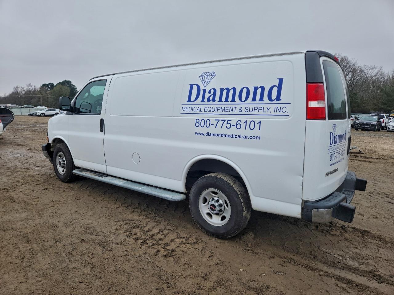 2017 GMC Savana G2500 Delivery Van - Фото 2