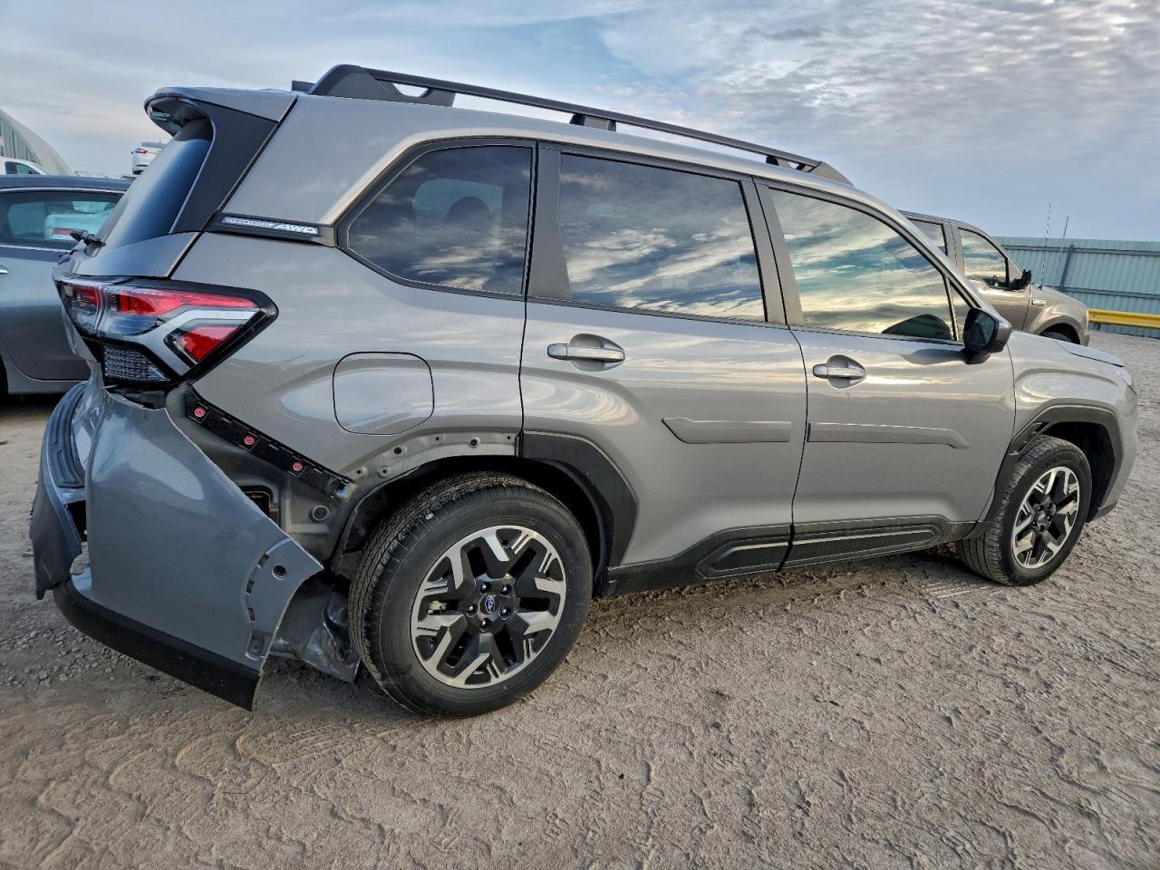 2025 Subaru Forester Premium - Фото 3