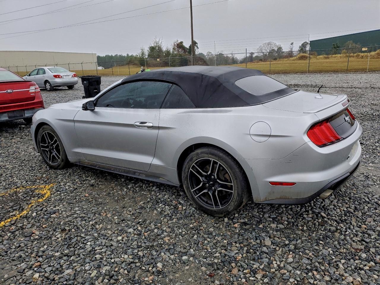 2018 Ford Mustang - Фото 2