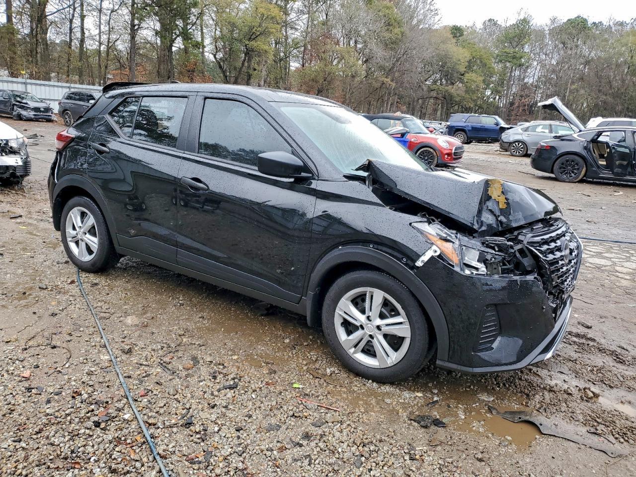 2024 Nissan Kicks S - Image 4