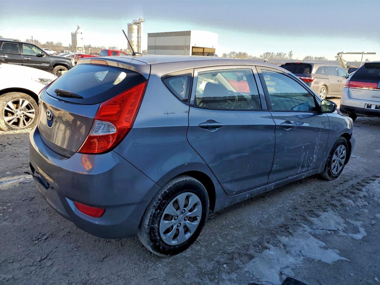 2016 Hyundai Accent Se - Image 3