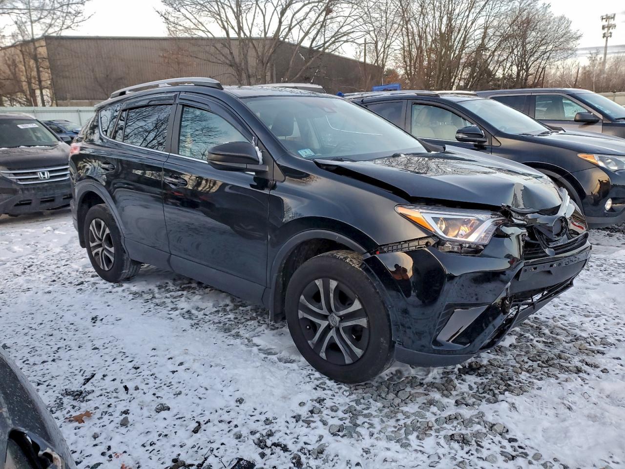 2017 Toyota Rav4 Le - Image 4